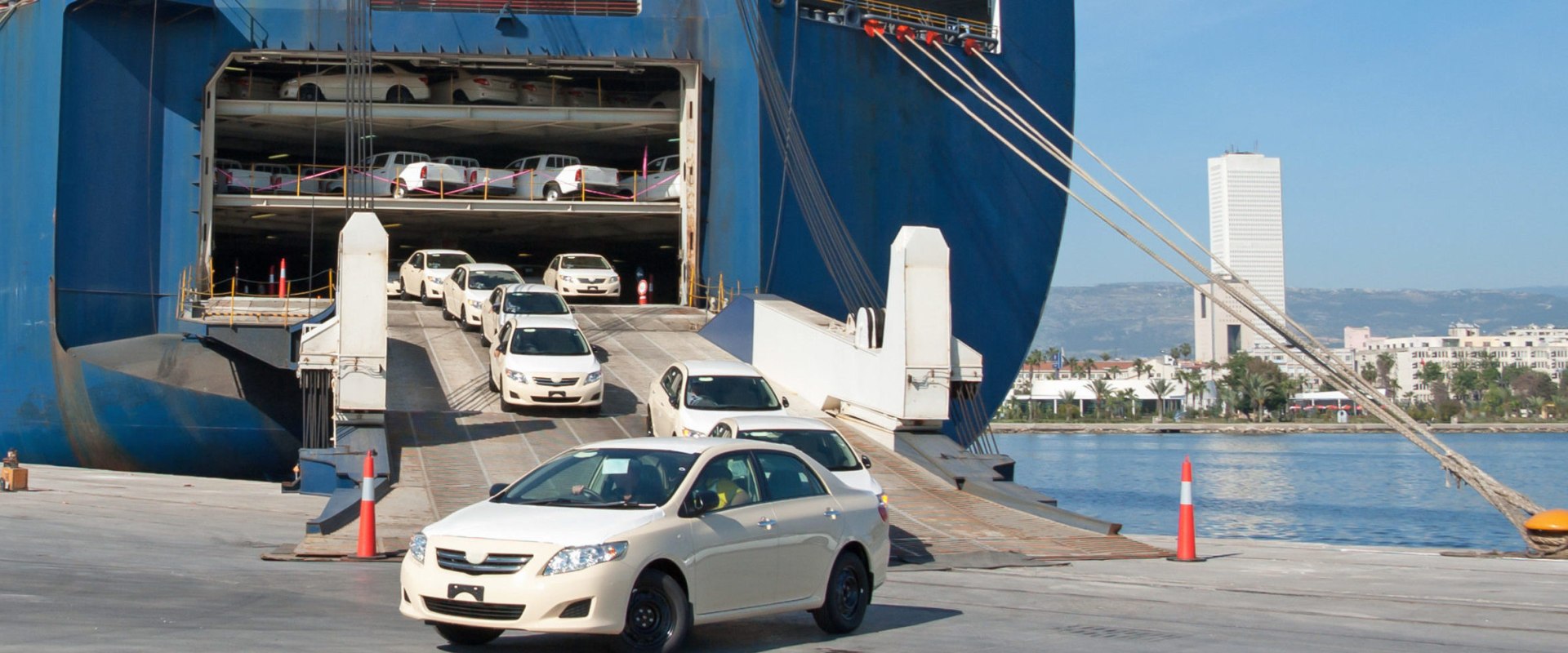 Understanding Rollon/Rolloff Shipping Services